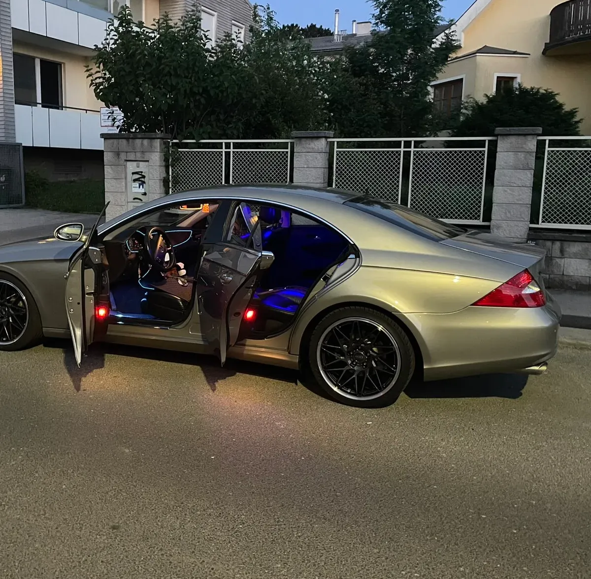 Mercedes-Benz Cls-Class