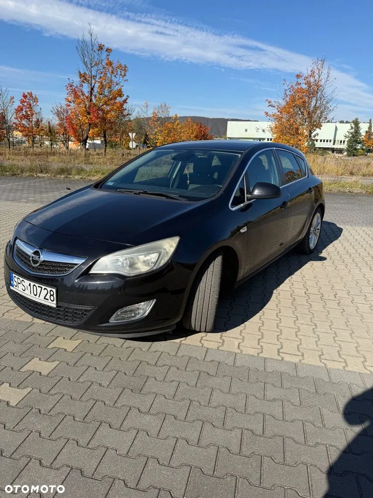 Opel Astra 2010 photo 4