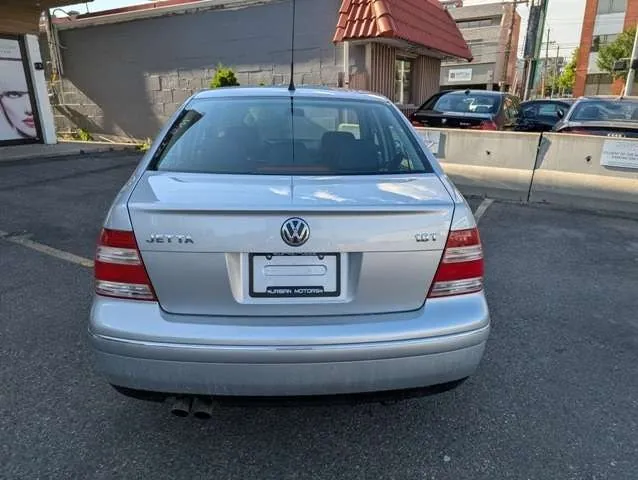 Volkswagen Jetta 2004 photo 3