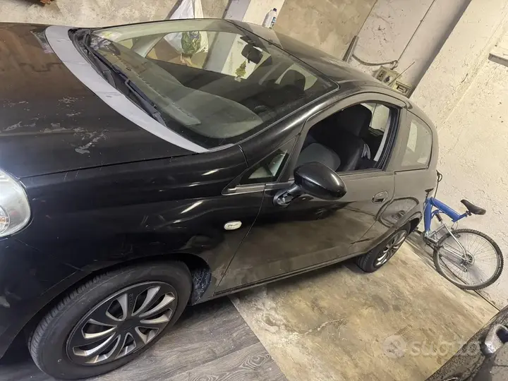 Fiat Grande Punto 2008 photo 4