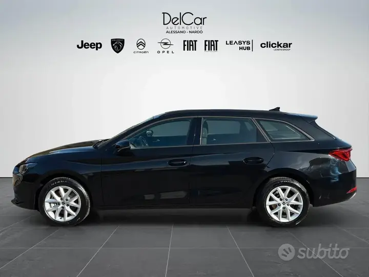 Seat Leon 2023 photo 2