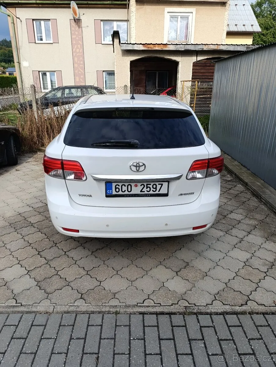 Toyota Avensis 2012 photo 4