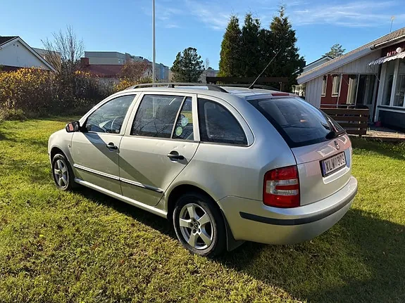 Skoda Fabia 2006 photo 4