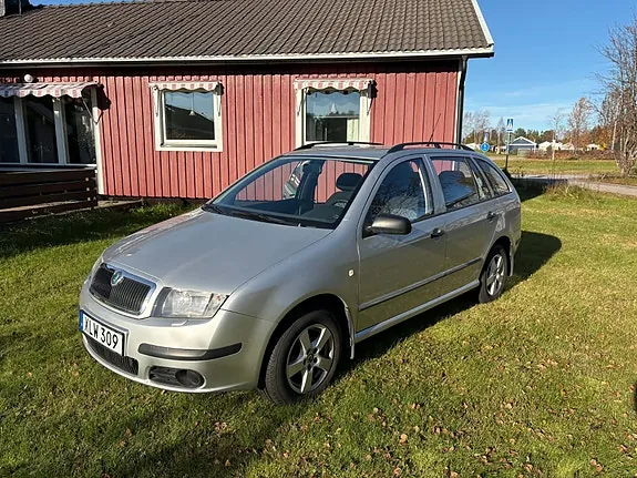 Skoda Fabia 2006 photo 3