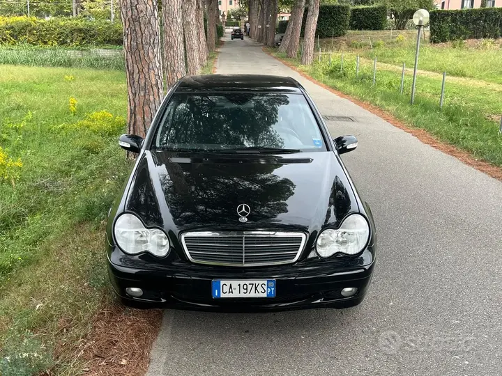 Mercedes-Benz C200