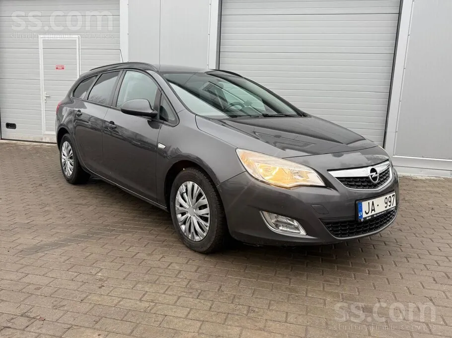 Opel Astra 2012 photo 3