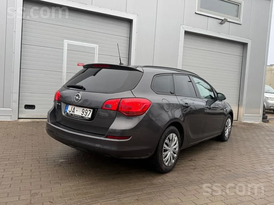 Opel Astra 2012 photo 5