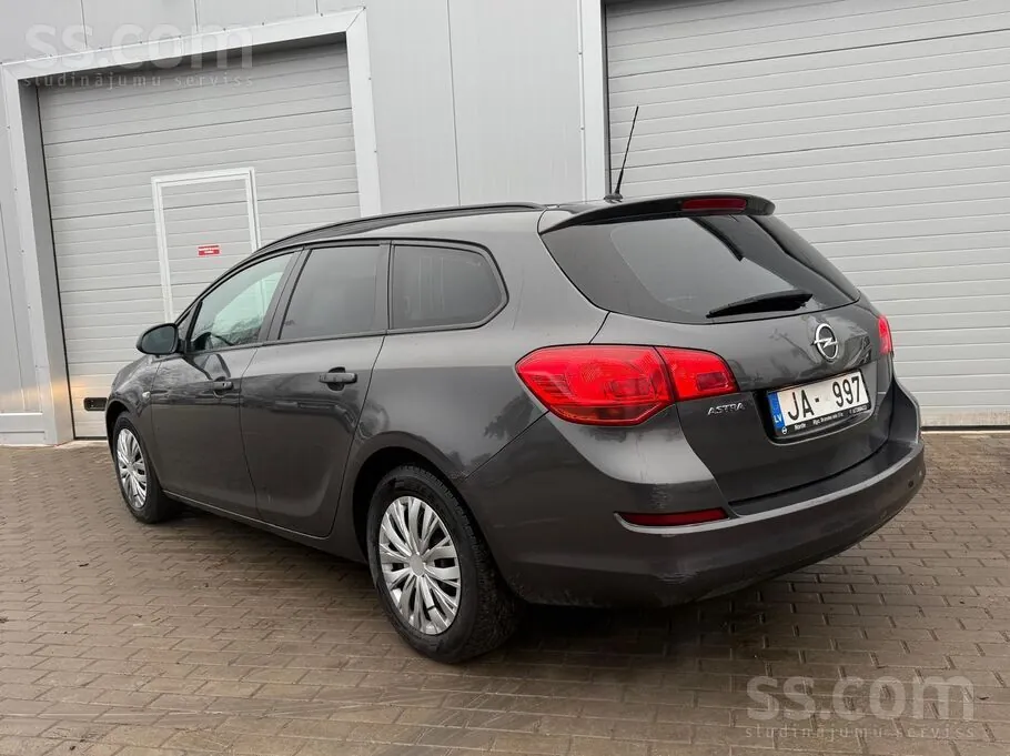 Opel Astra 2012 photo 4