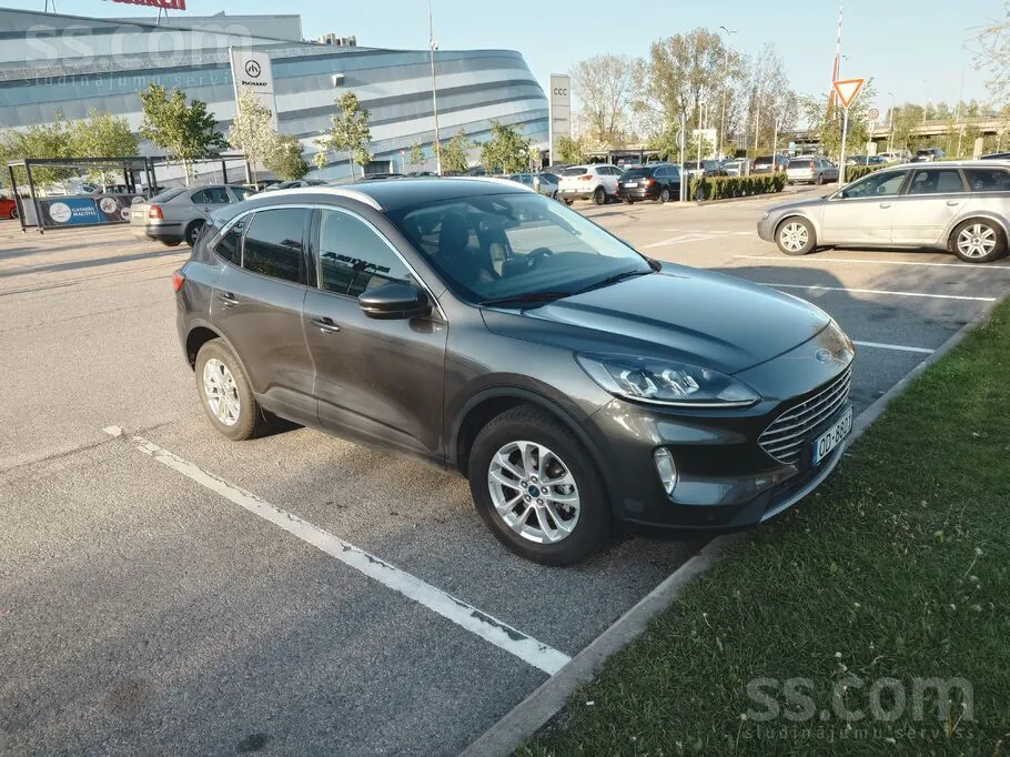 Ford Kuga 2021 photo 2
