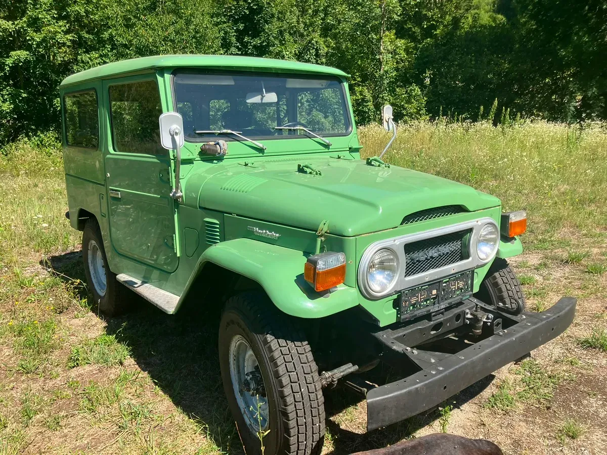 Toyota Land Cruiser 1976 photo 2