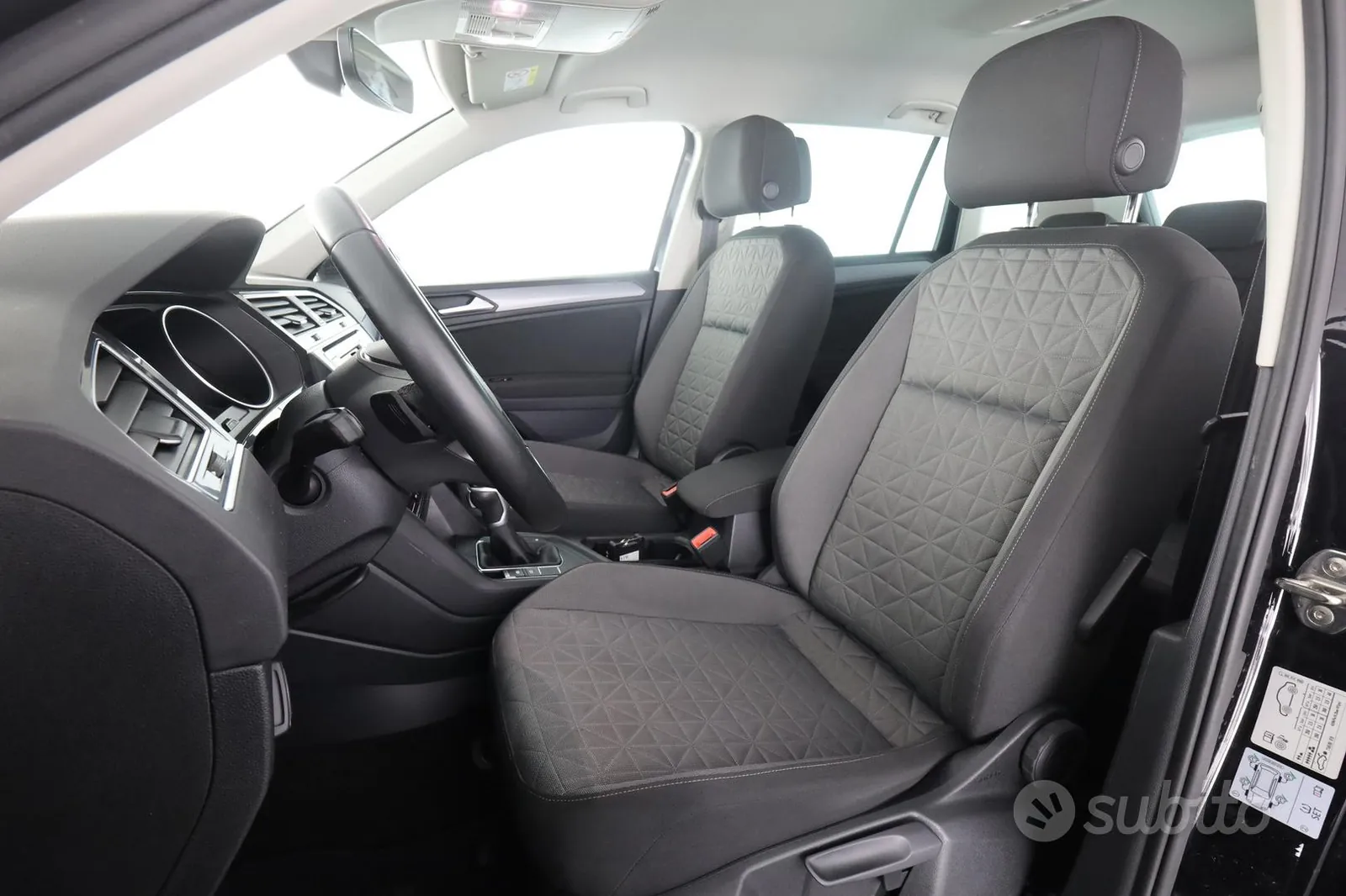 Volkswagen Tiguan 2021 photo 2