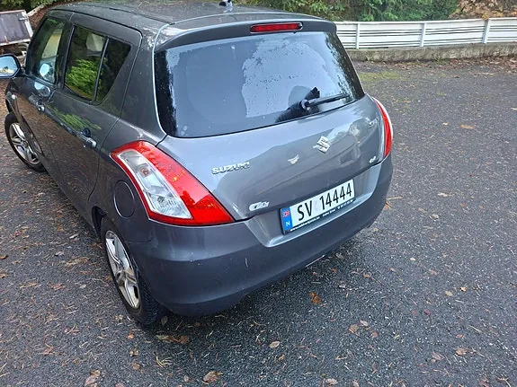 Suzuki Swift 2011 photo 4