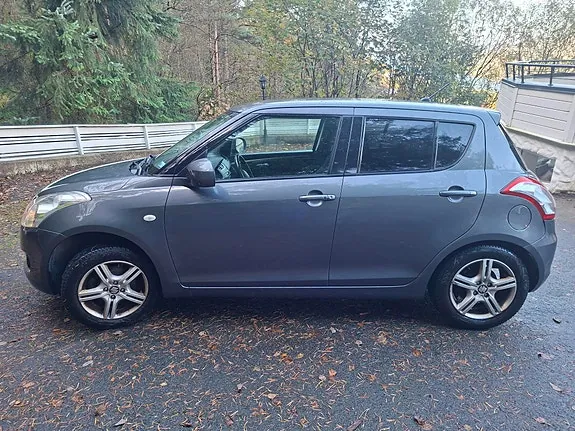 Suzuki Swift 2011 photo 5