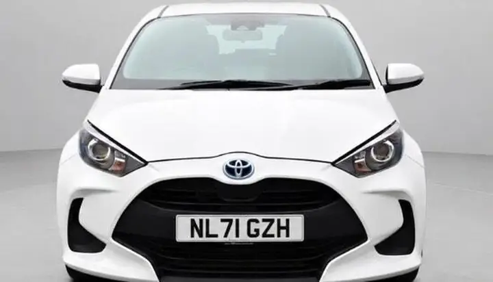 Toyota Yaris 2021 photo 2