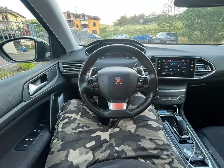Peugeot 308 2021 photo 5