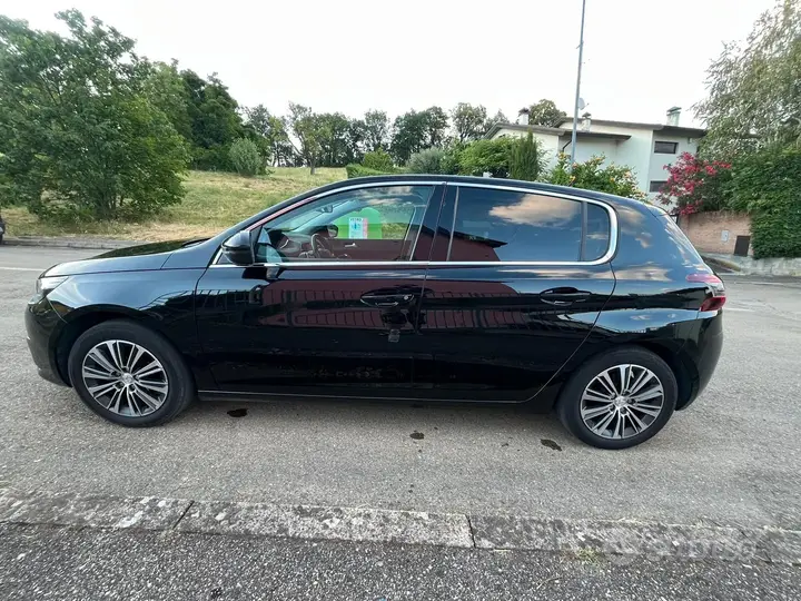 Peugeot 308 2021 photo 4