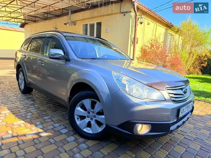 Subaru Outback 2011 photo 3
