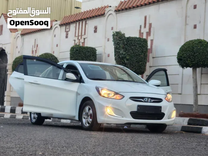 Hyundai Accent 2013 photo 5