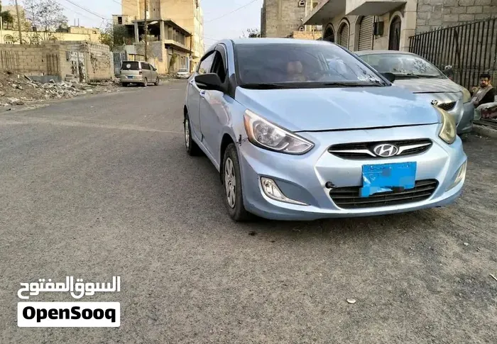Hyundai Accent 2013 photo 2