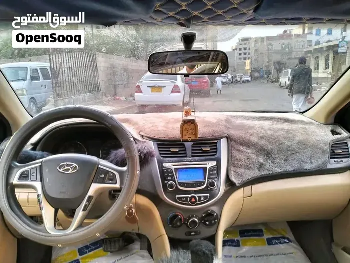 Hyundai Accent 2013 photo 4