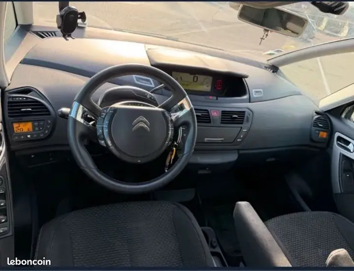 Citroen C4 Picasso 2011 photo 3