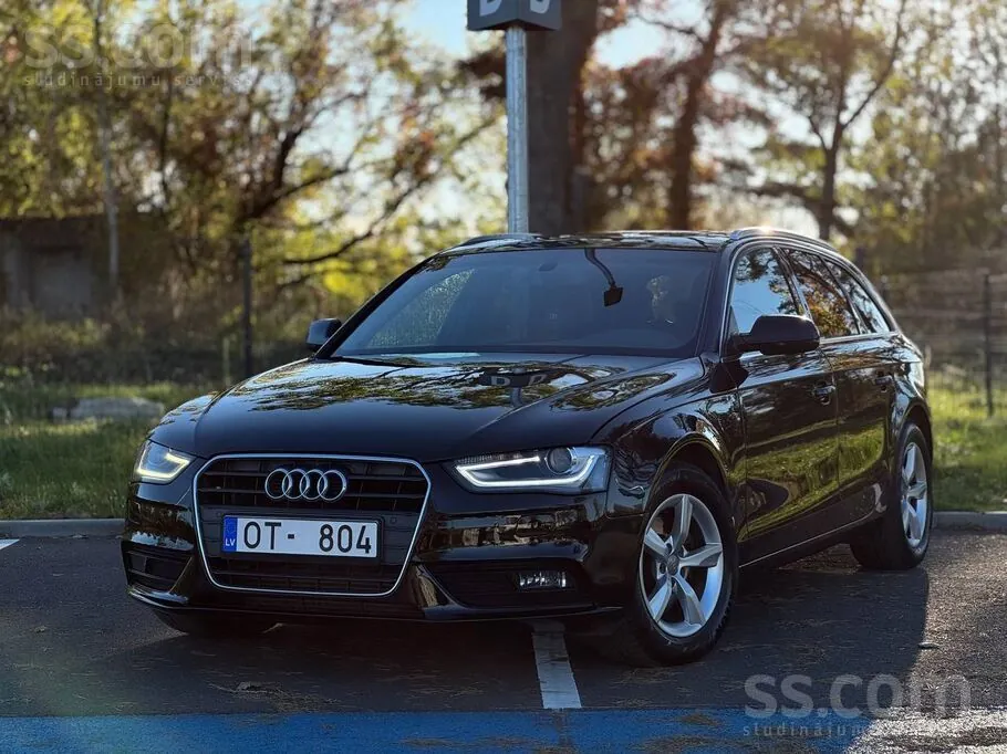 Audi A4 2012 photo 2