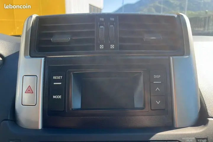Toyota Land Cruiser 2011 photo 4
