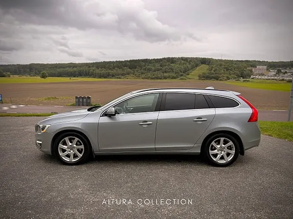 Volvo V60 2015 photo 2