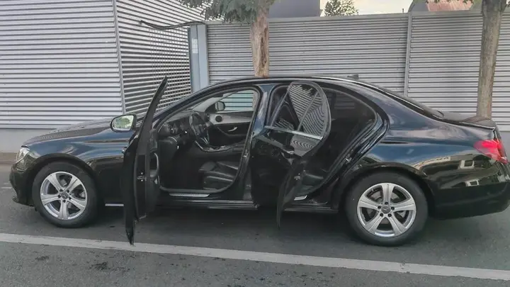 Mercedes-Benz E 200 D