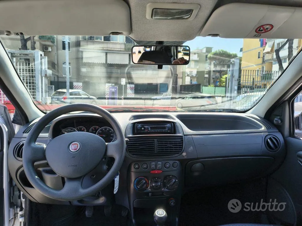 Fiat Punto 2010 photo 4