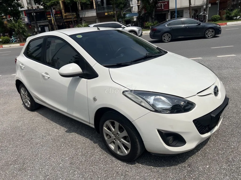 Mazda Mazda2 2011 photo 3