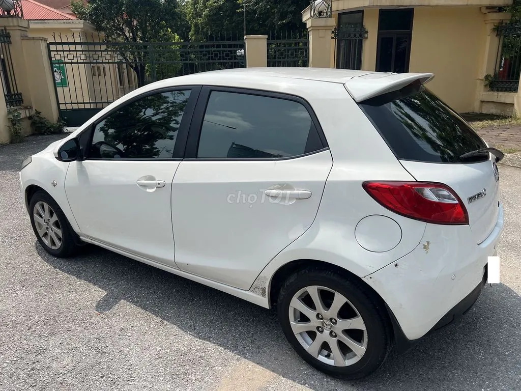 Mazda Mazda2 2011 photo 5