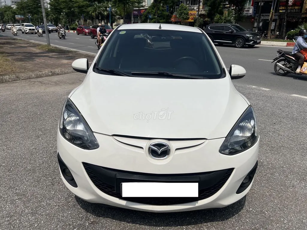 Mazda Mazda2 2011 photo 2