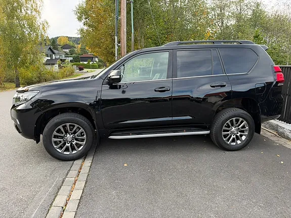 Toyota Land Cruiser 2019 photo 2