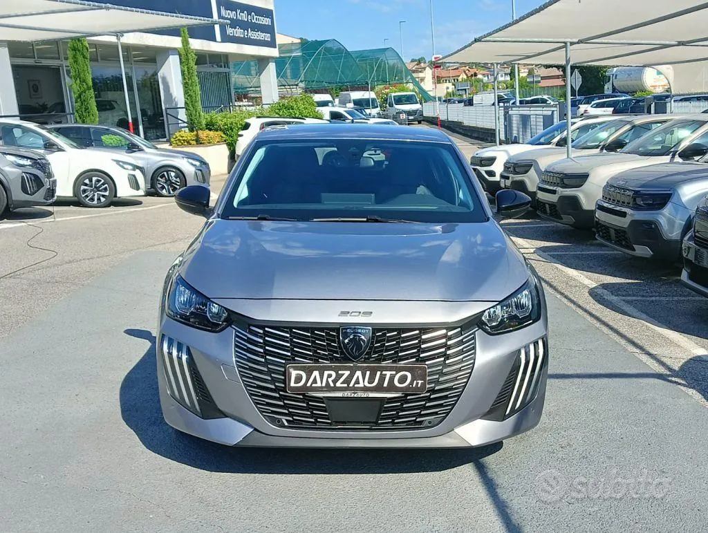 Peugeot 208 2025 photo 2