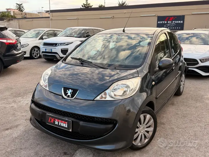 Peugeot 107 2006 photo 2