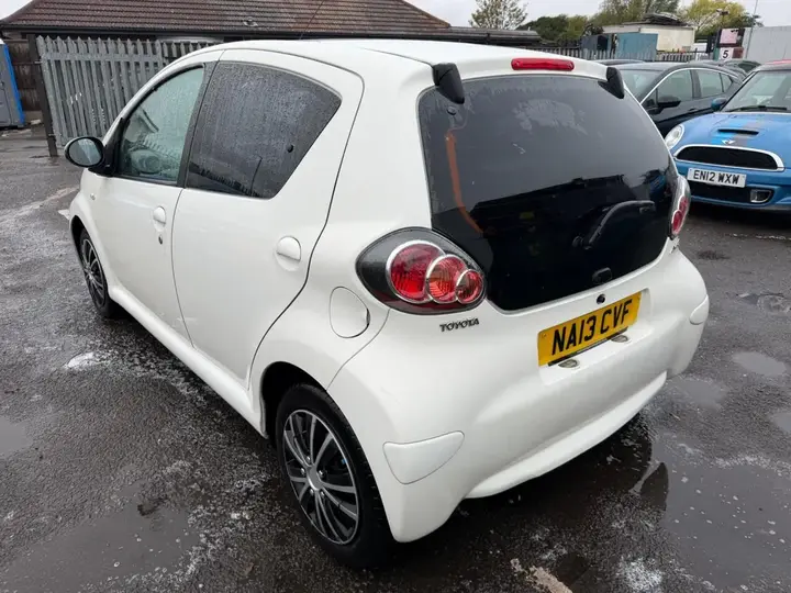 Toyota Aygo 2013 photo 5