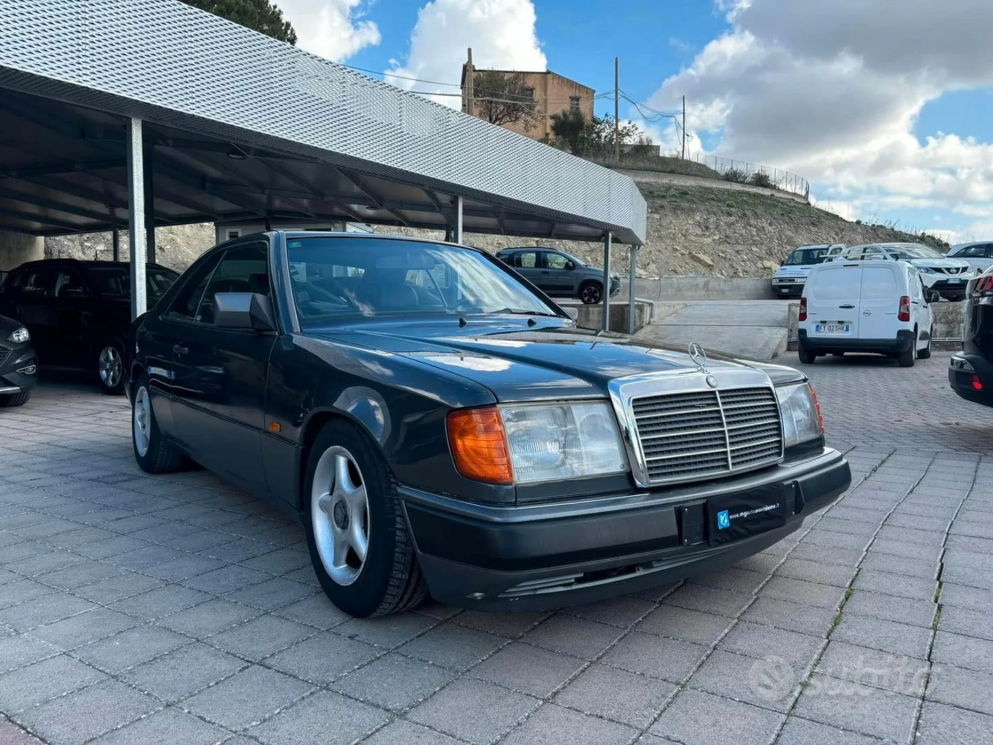 Mercedes-Benz Ce 200 1992 photo 2