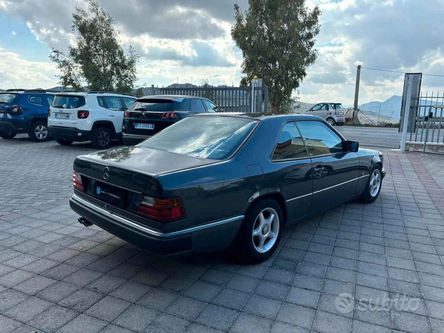 Mercedes-Benz Ce 200 1992 photo 5