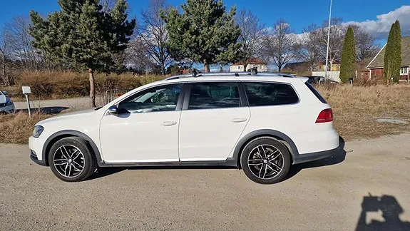 Volkswagen Passat Alltrack 2014 photo 2