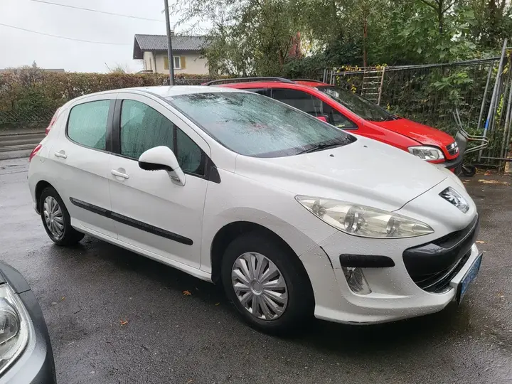 Peugeot 308 2010 photo 2