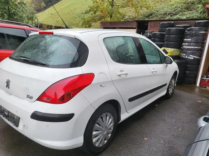 Peugeot 308 2010 photo 3