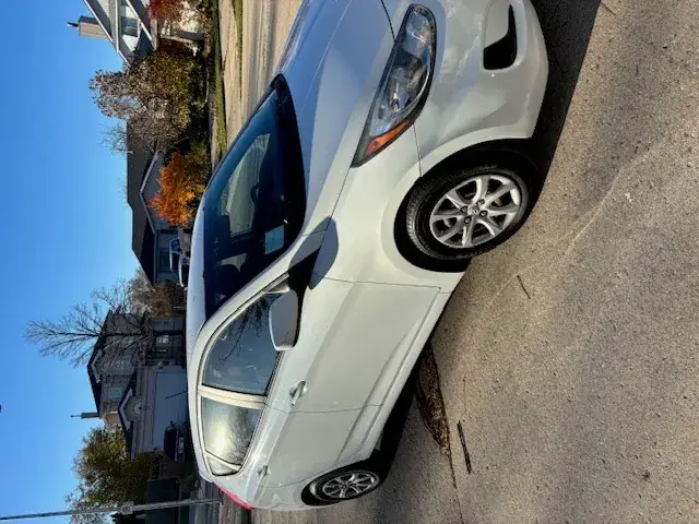 Hyundai Accent 2012 photo 5