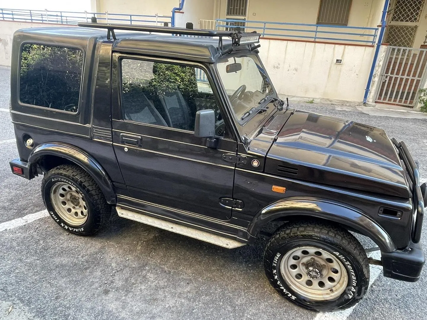 Suzuki Samurai 1988 photo 4