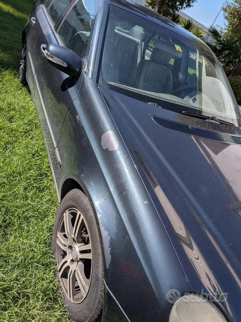 Mercedes-Benz E-Class 2004 photo 3
