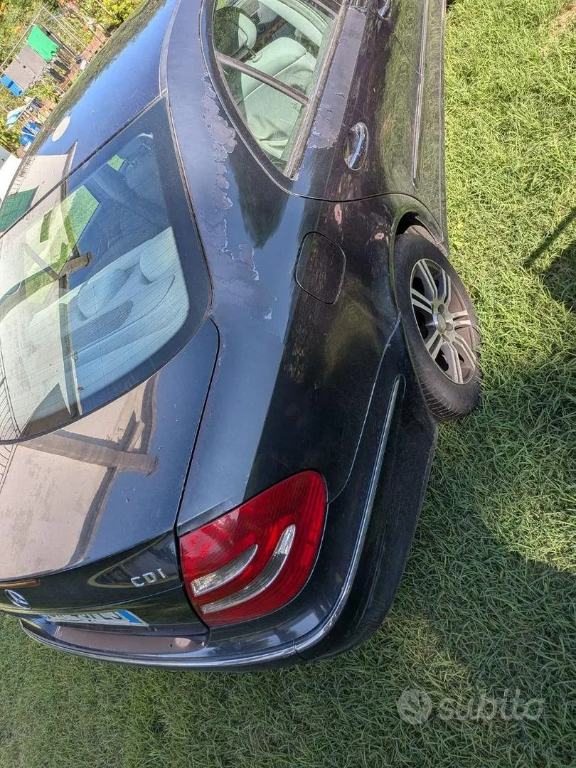 Mercedes-Benz E-Class 2004 photo 5