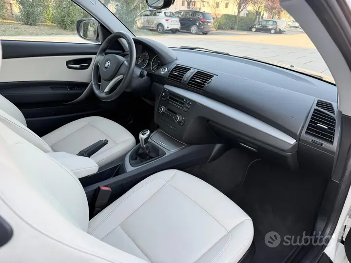 BMW 116I 2010 photo 4
