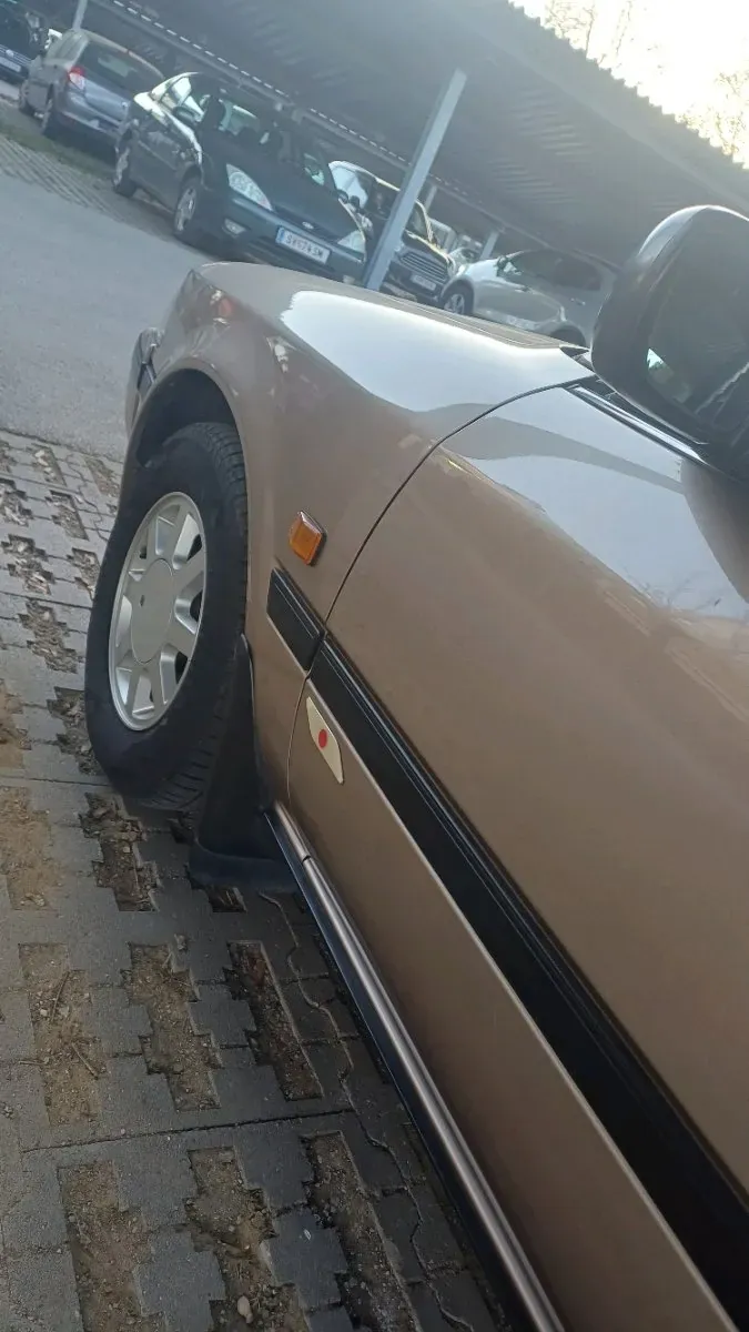 Toyota Carina 1989 photo 3