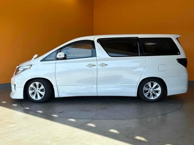 Toyota Alphard 2013 photo 2