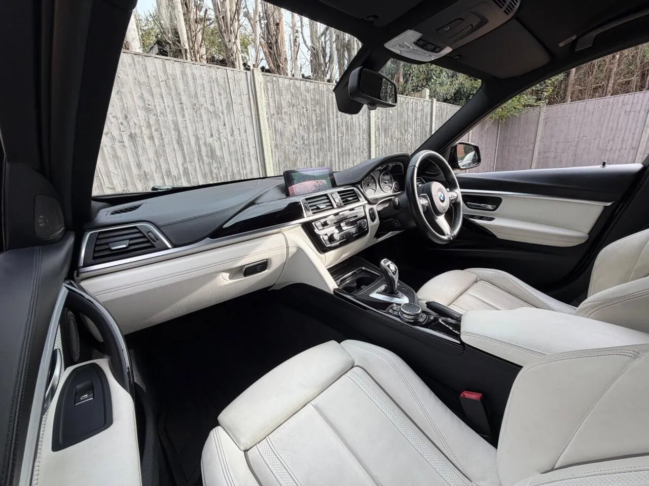 BMW 3 Series 2016 photo 3